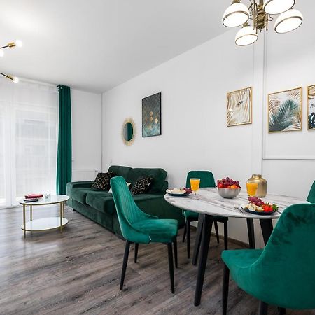 Sleepway Apartments- Garbary 100-46 Poznań Esterno foto